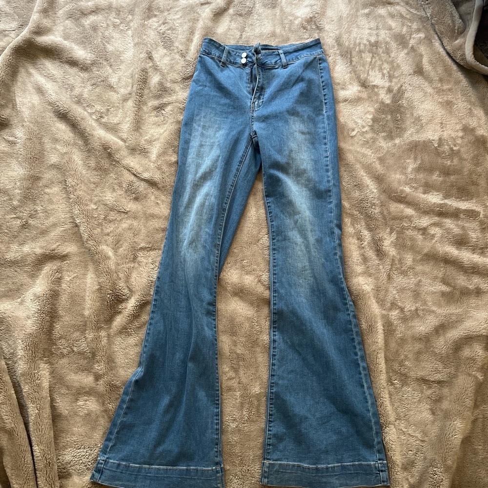 Fashion nova flare jeans. Like new.